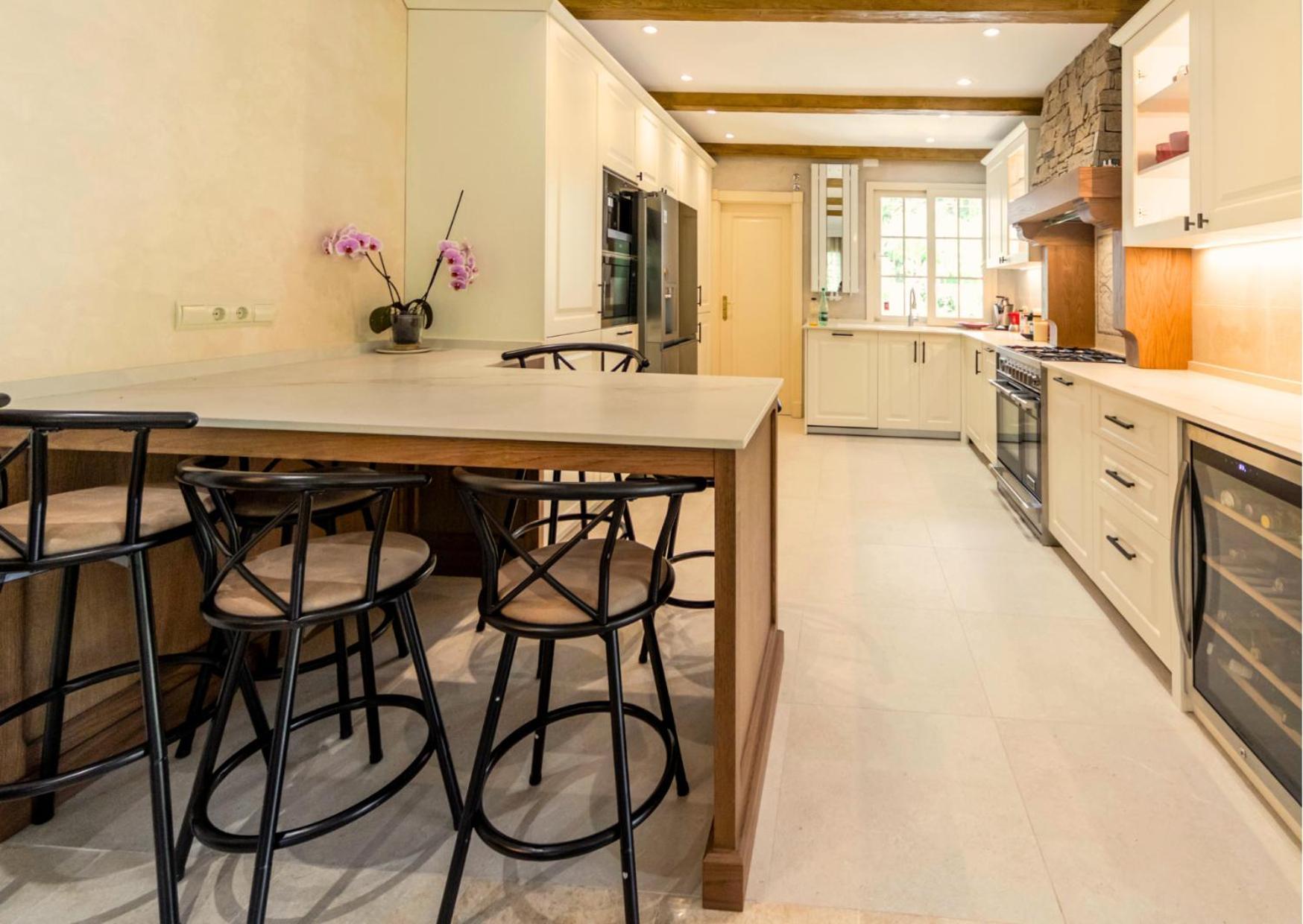 House In Puerto Banus And San Pedro 50m From The Sea With Private Pool Vakantiehuis *